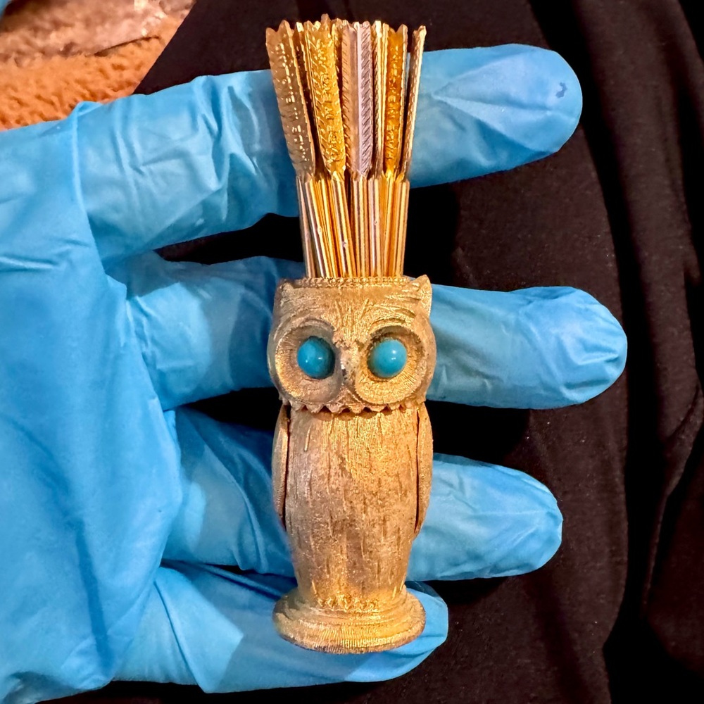 Rare Vintage Owl Influenza Toothpick Holder with small Arrows Great Condition!